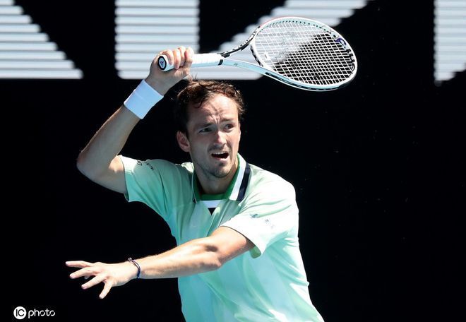 对决背后的 对决背后的