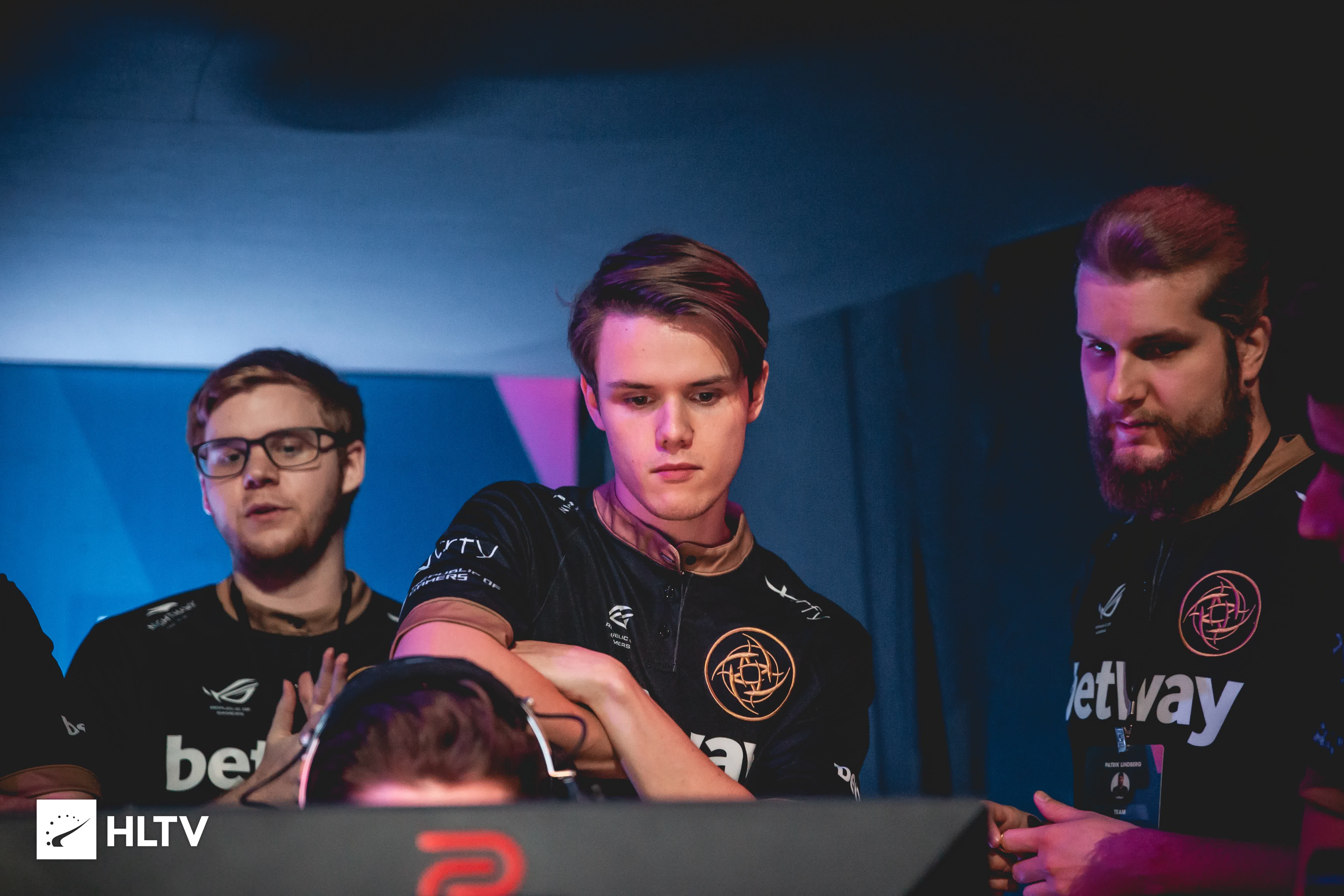 球队依靠年 球队依靠年